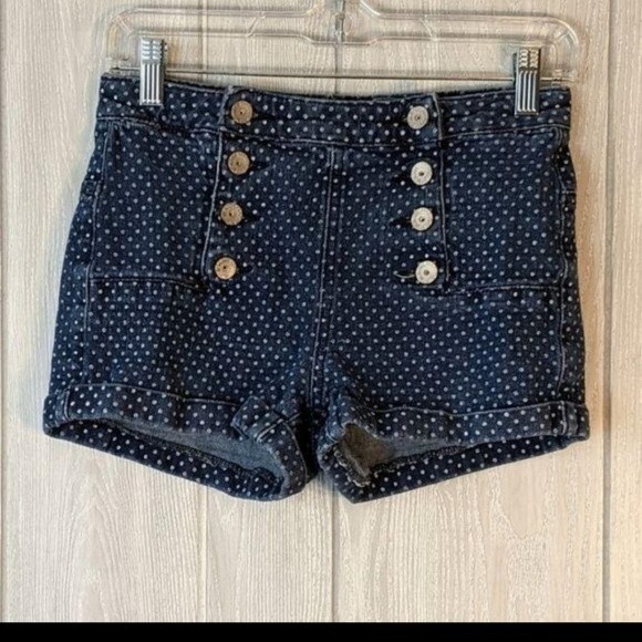 Almost Famous button fly polka dot Mid Rise Dark Wash shorts sz 5 EUC Pin Up - Picture 1 of 9